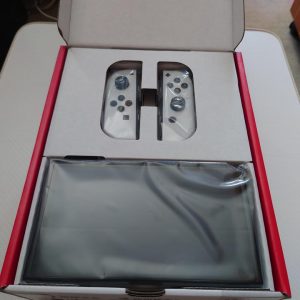 Nintendo Switchのパッケージを開封1段目